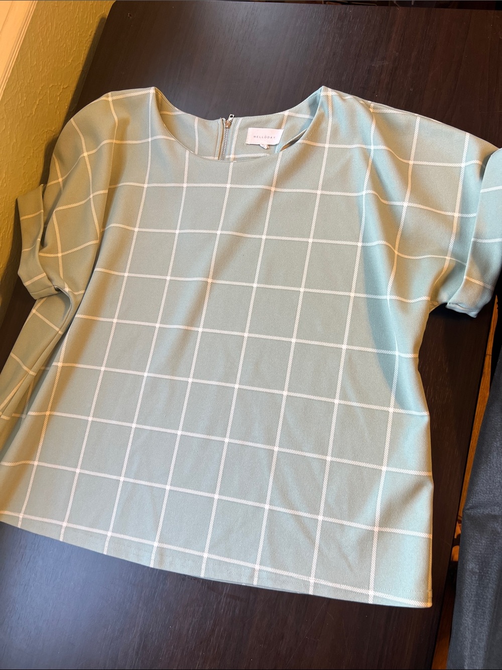 MELLODAY Sage Green Windowpane Short Sleeve Top